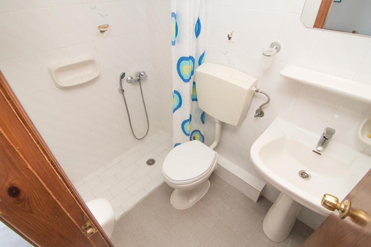 Anthea Apartments Palaiochora Ngoại thất bức ảnh